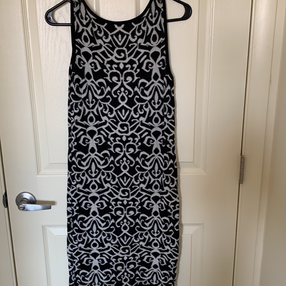 Dress - Picture 3 of 4